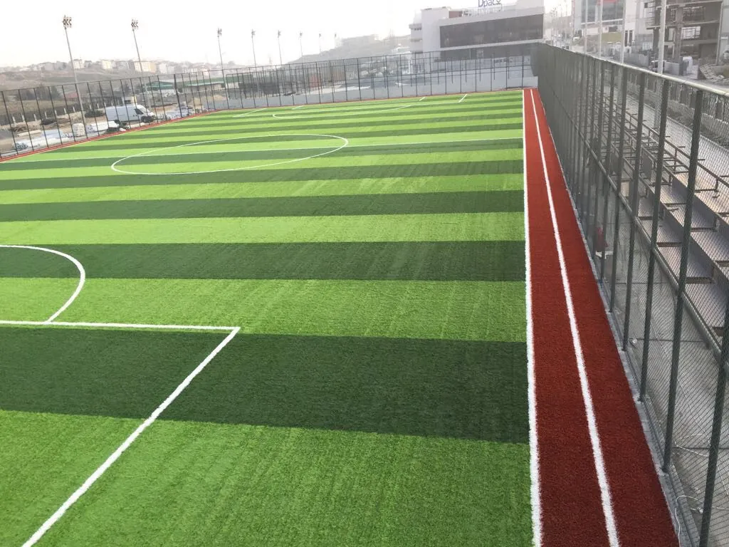 Kafes sistemli açık halı saha uygulaması
