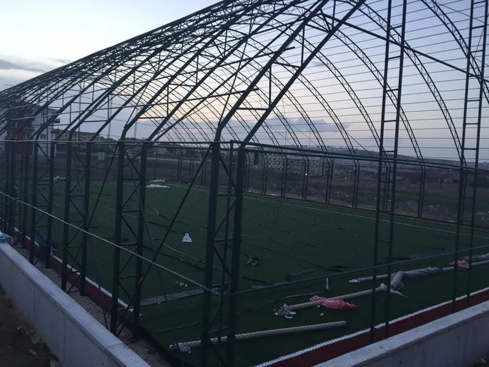 Kapalı halı saha çelik konstrüksiyon montajı